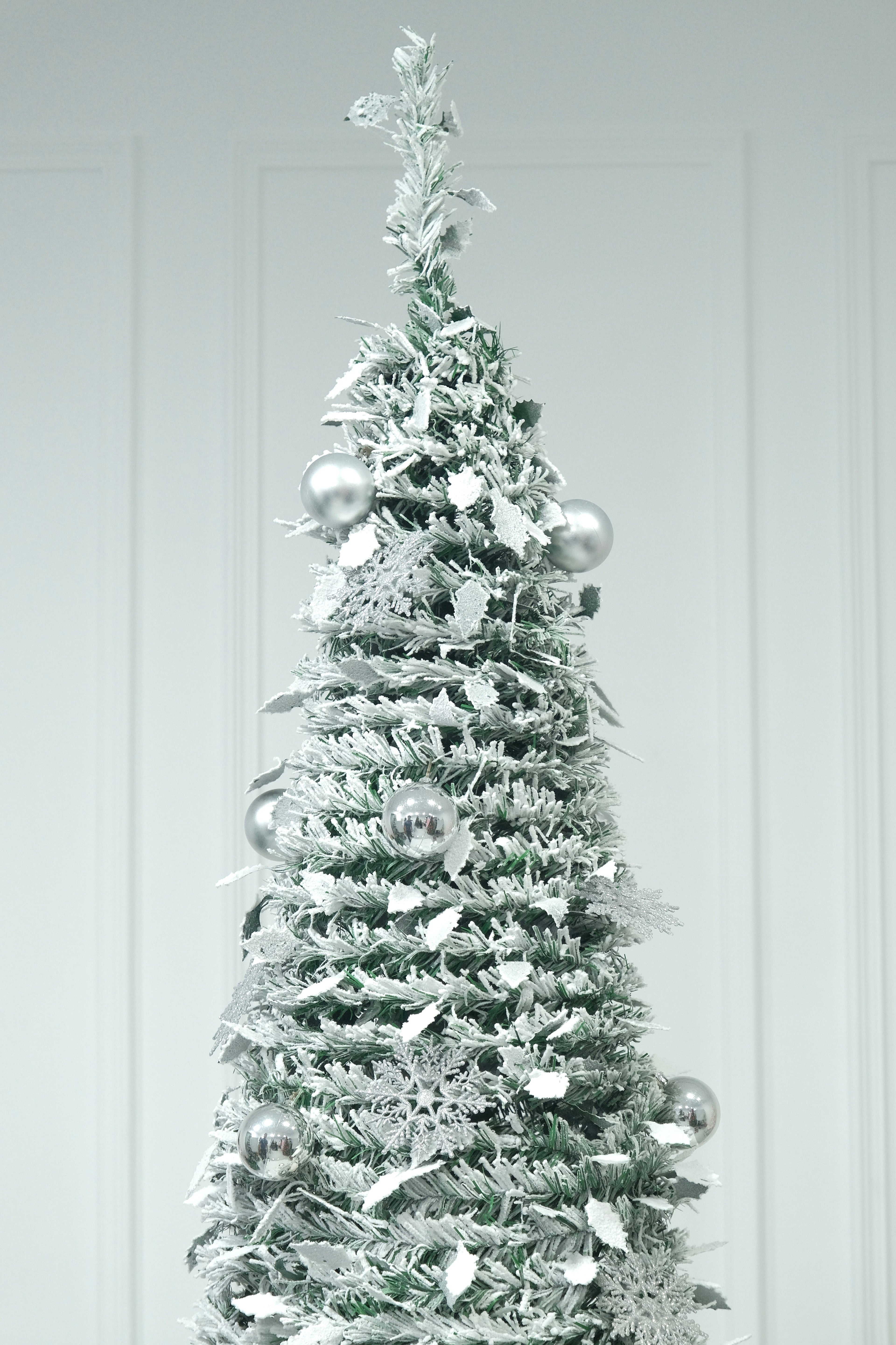 Space-Saving Snowflake Tree