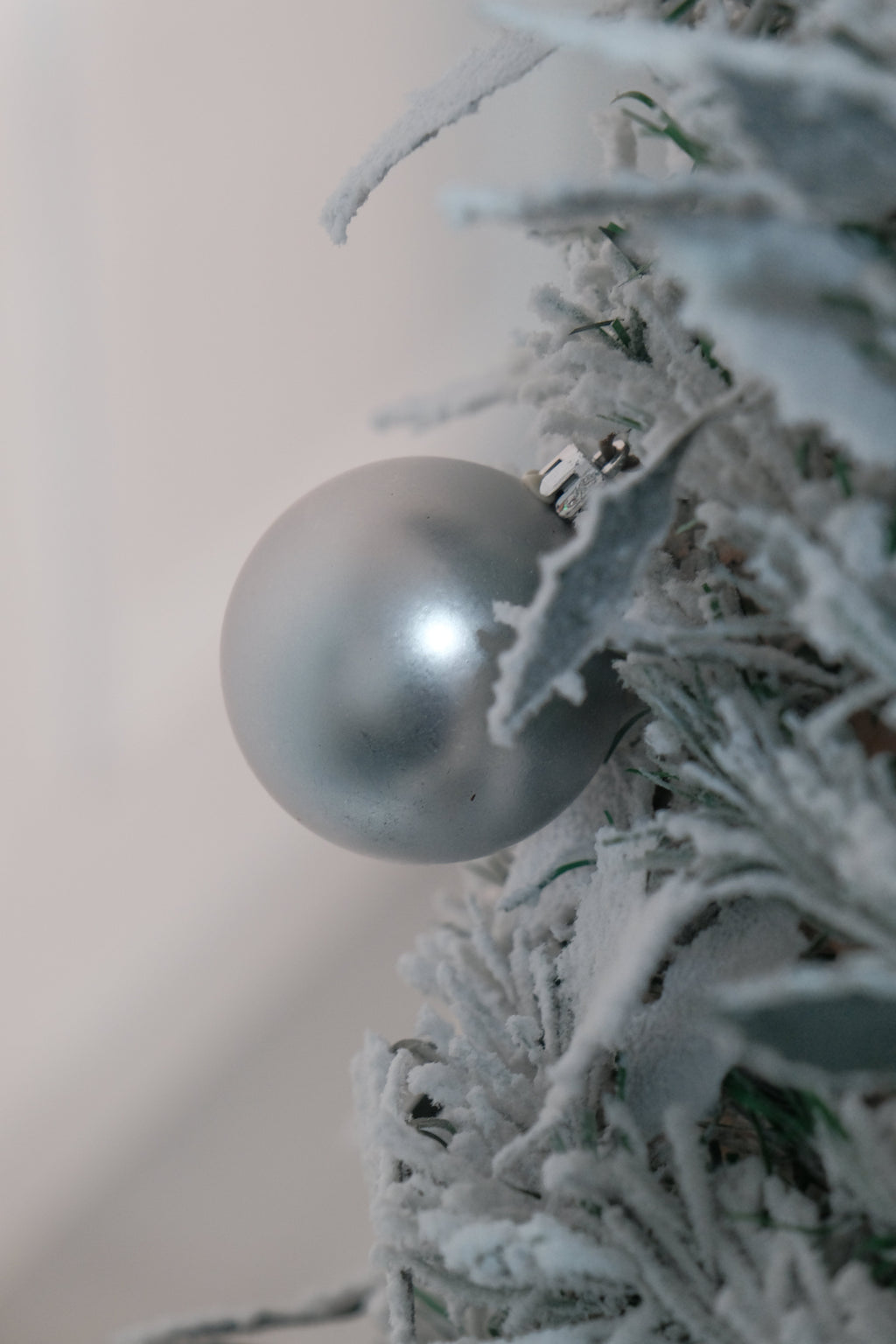 Space-Saving Snowflake Tree
