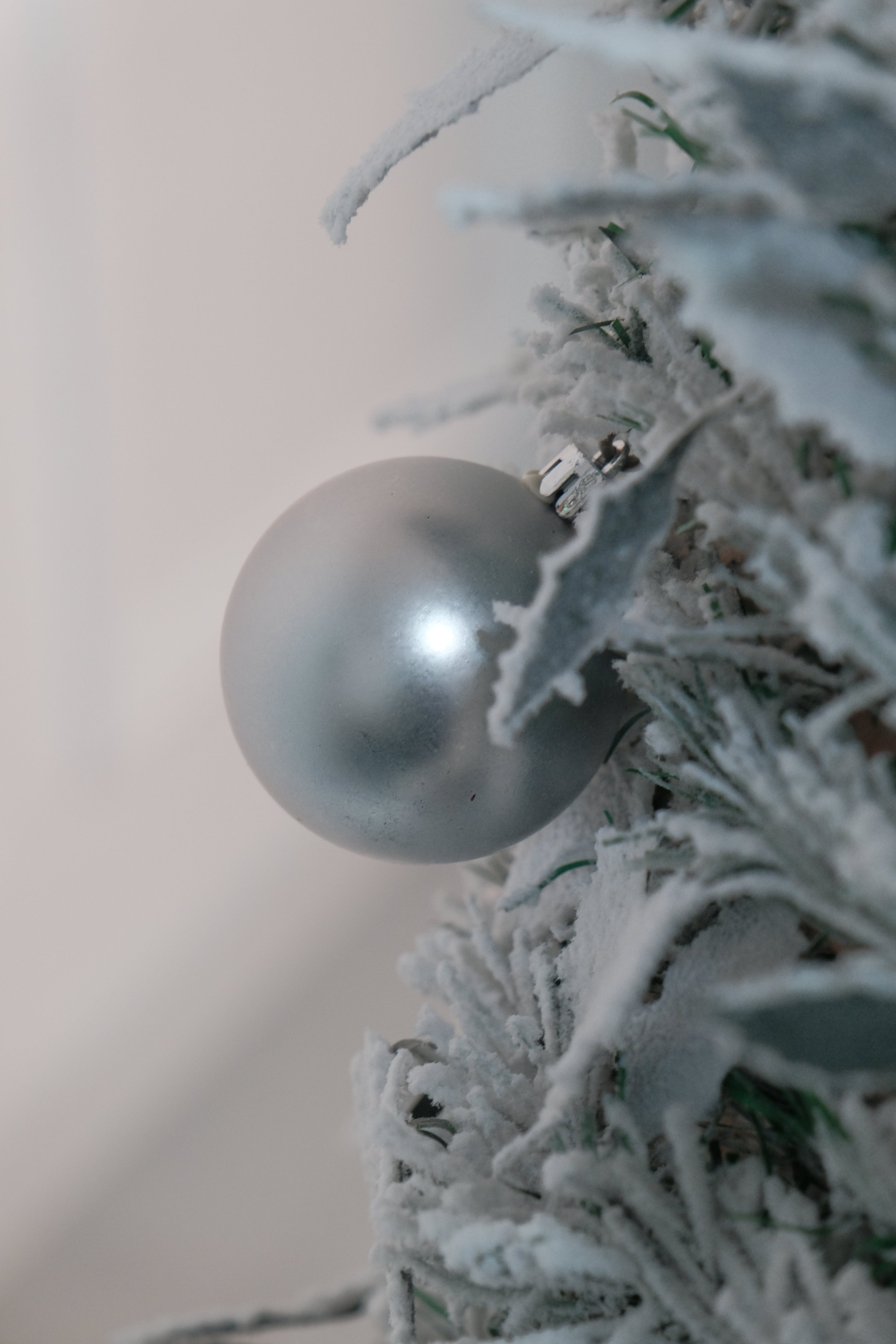 Space-Saving Snowflake Tree