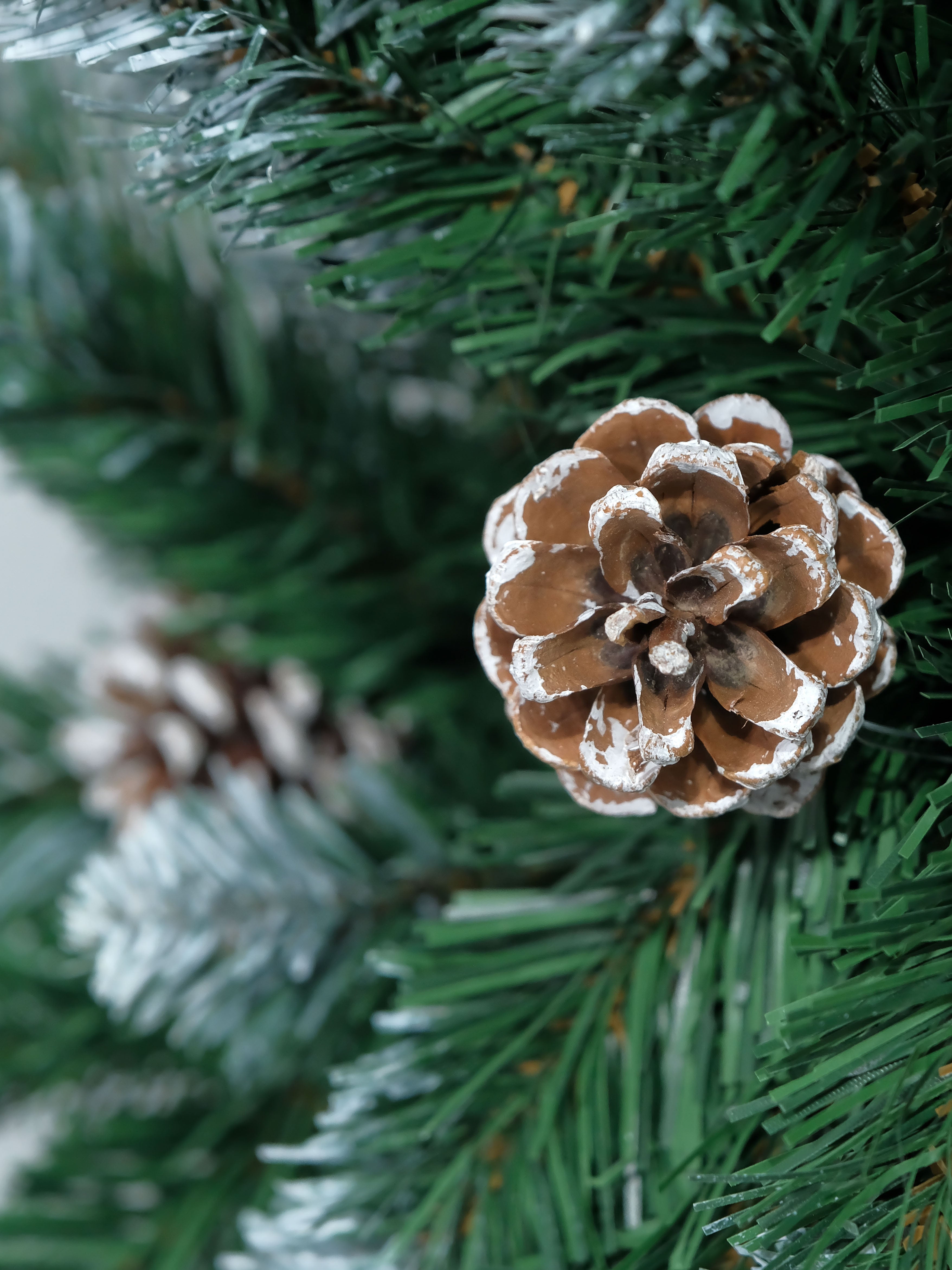 Pencil Christmas Tree 5ft 6FT 7FT 8FT Upgraded Artificial Slim Christmas Tree