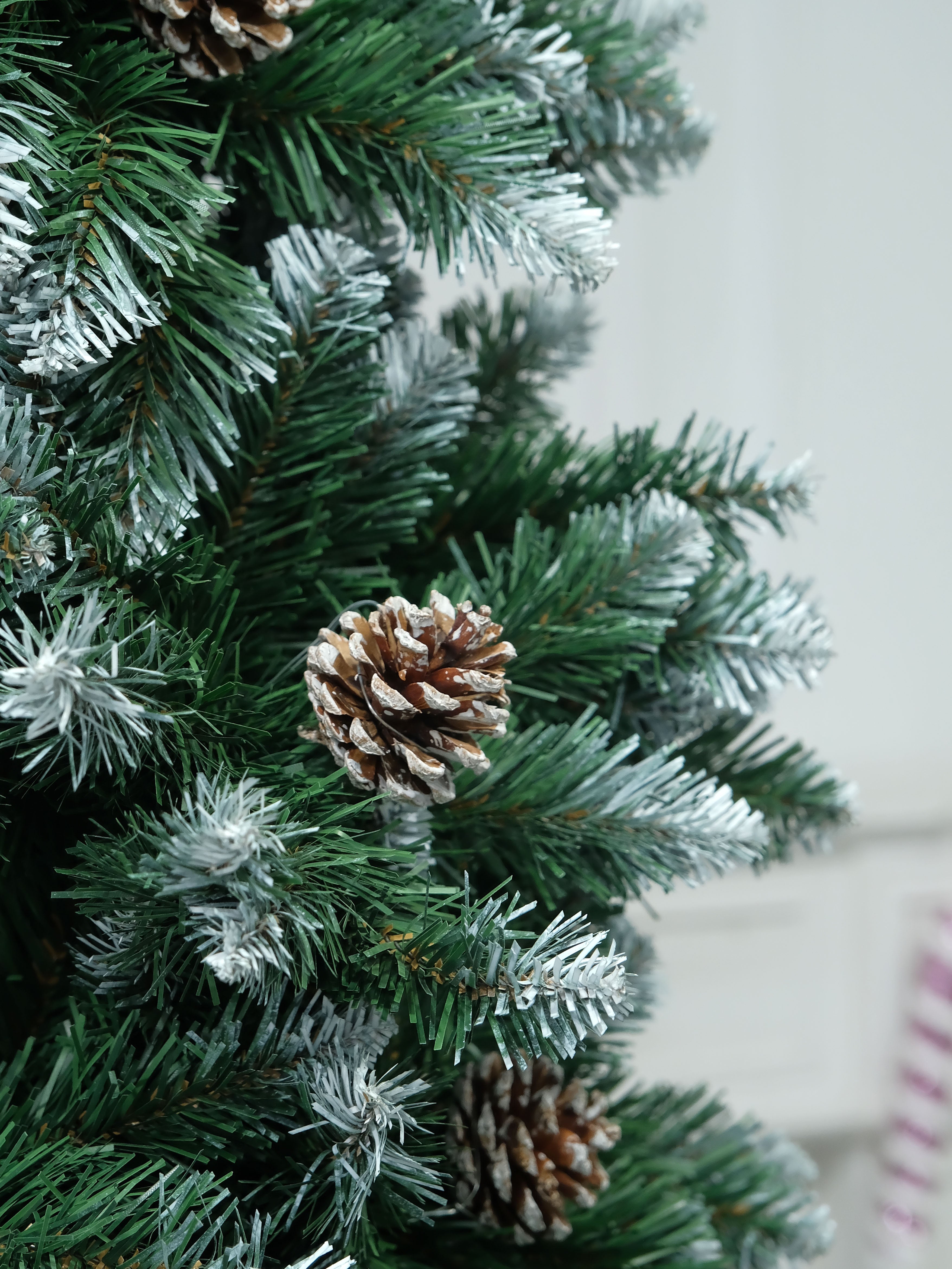 Pencil Christmas Tree 5ft 6FT 7FT 8FT Upgraded Artificial Slim Christmas Tree