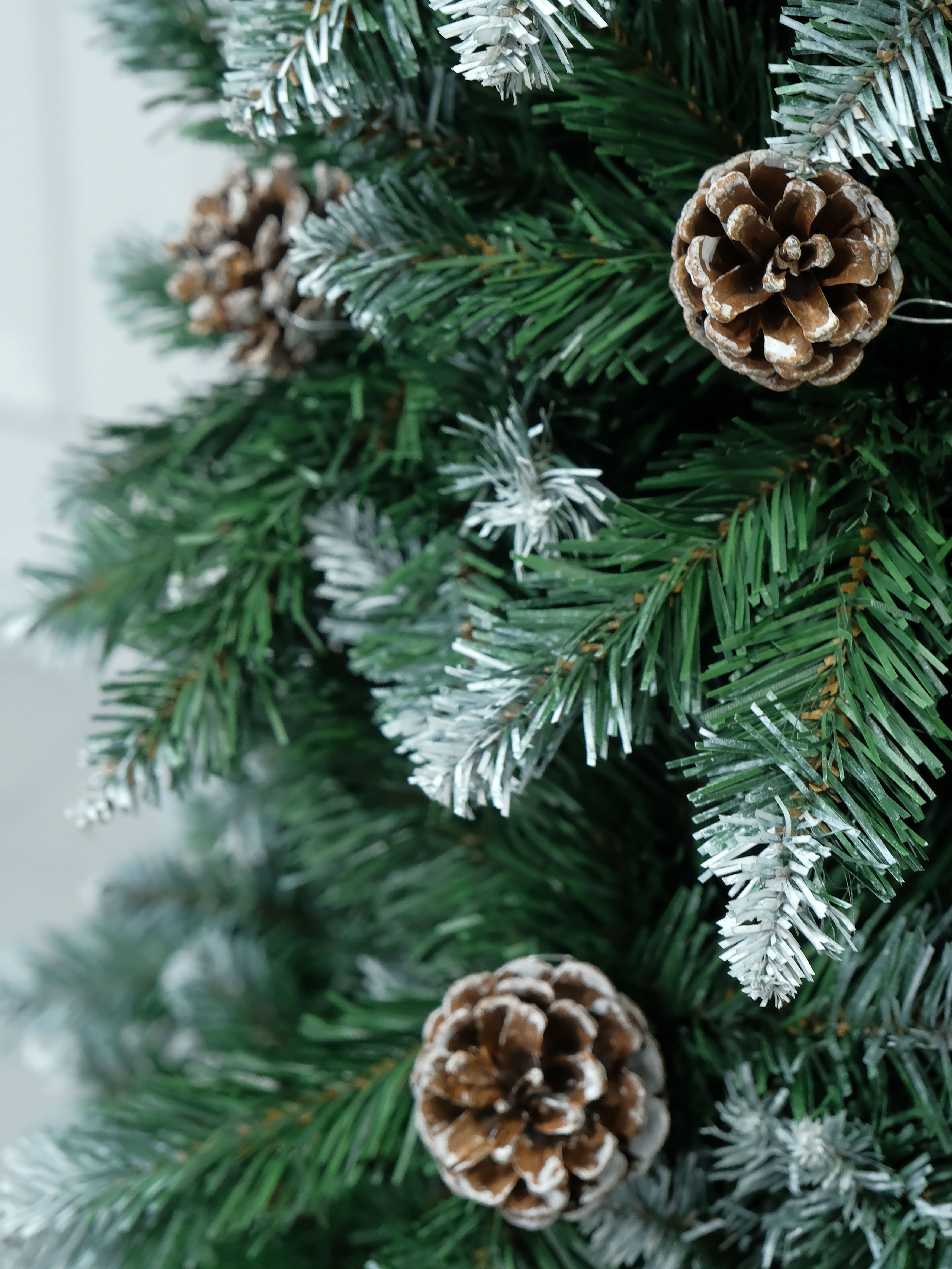 Pencil Christmas Tree 5ft 6FT 7FT 8FT Upgraded Artificial Slim Christmas Tree