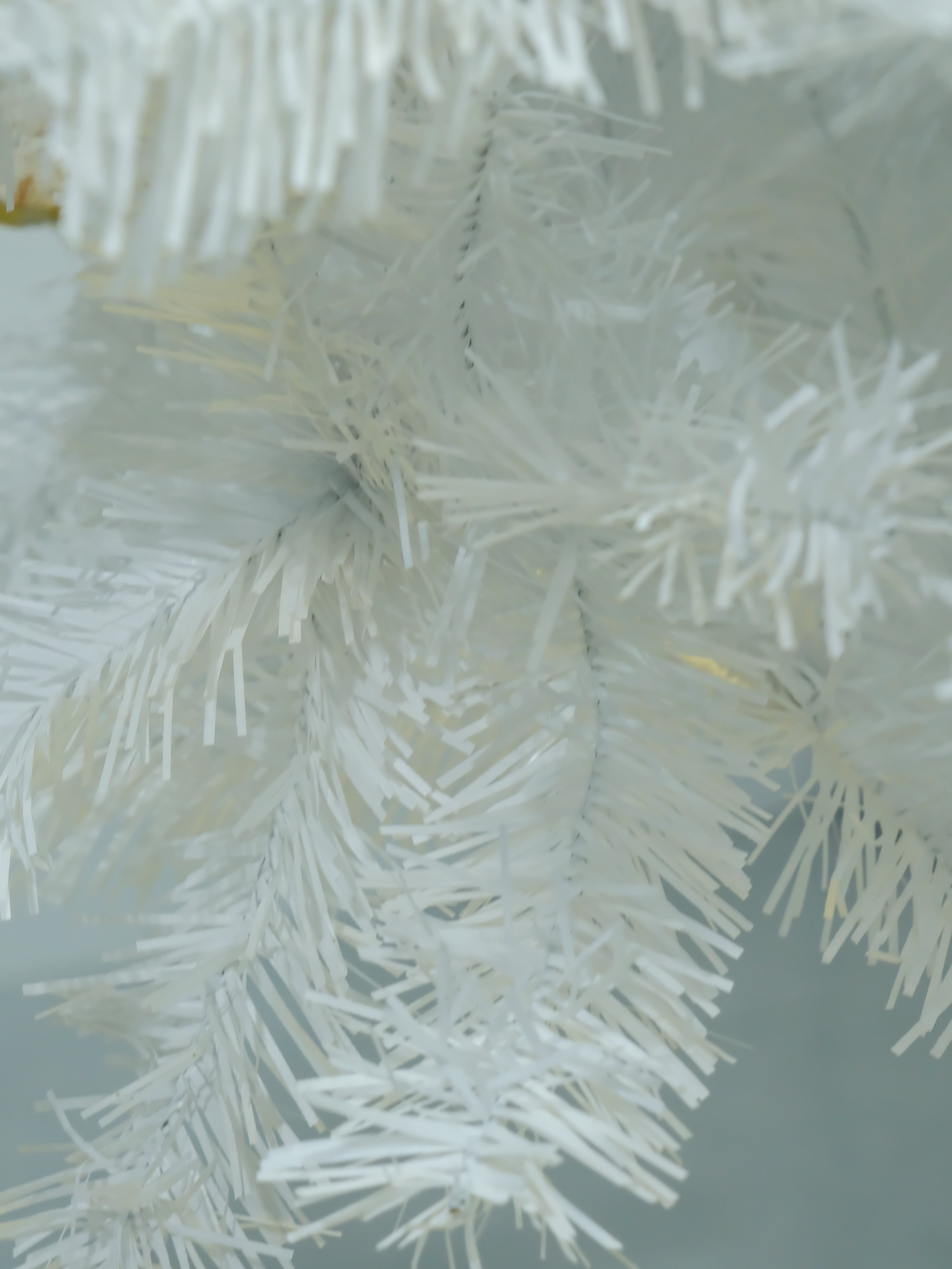 Christmas Tree  Makapal Full-Bodied White Artificial Christmas Tree Decoration Easy Set Up