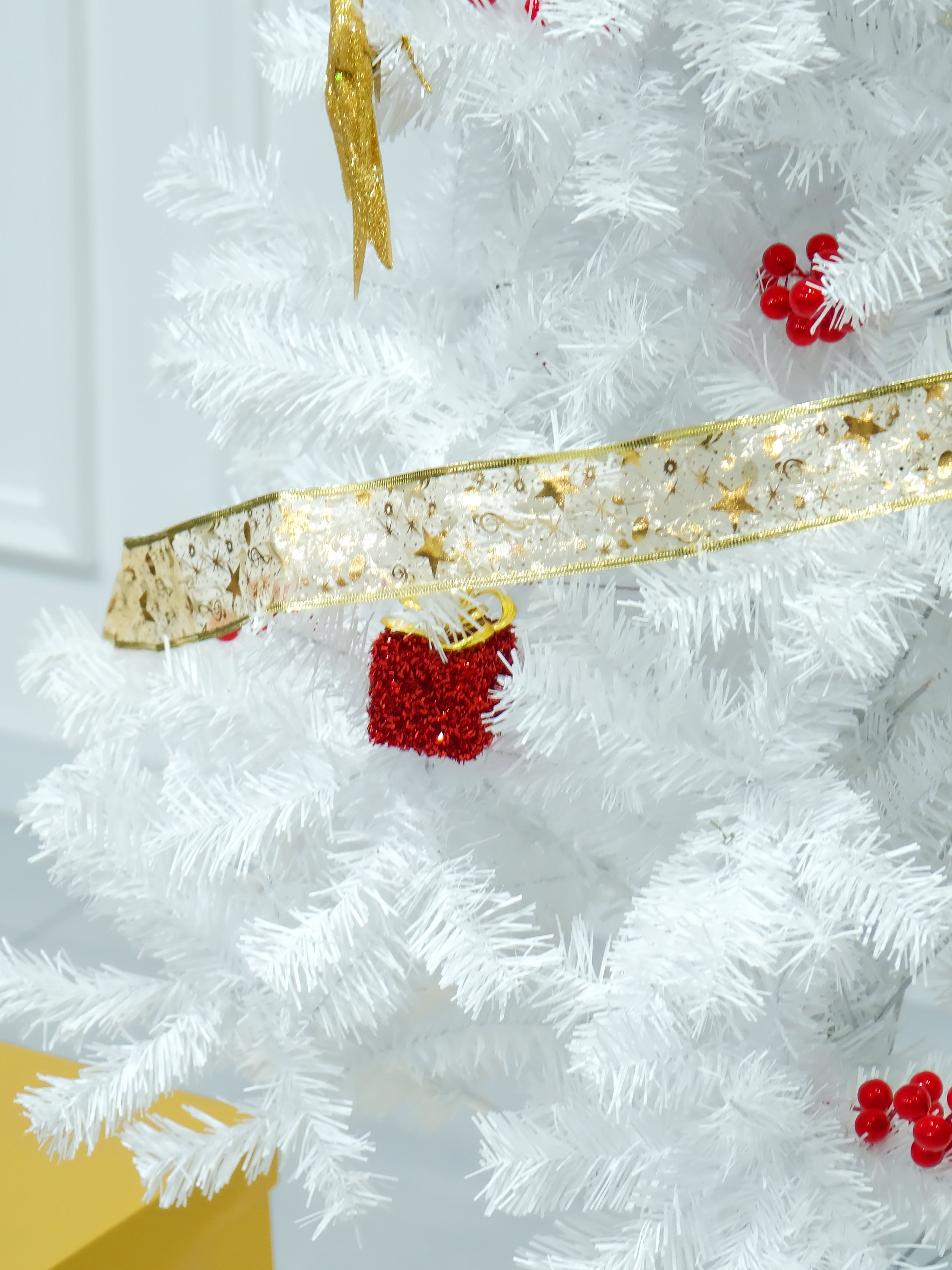 Christmas Tree  Makapal Full-Bodied White Artificial Christmas Tree Decoration Easy Set Up