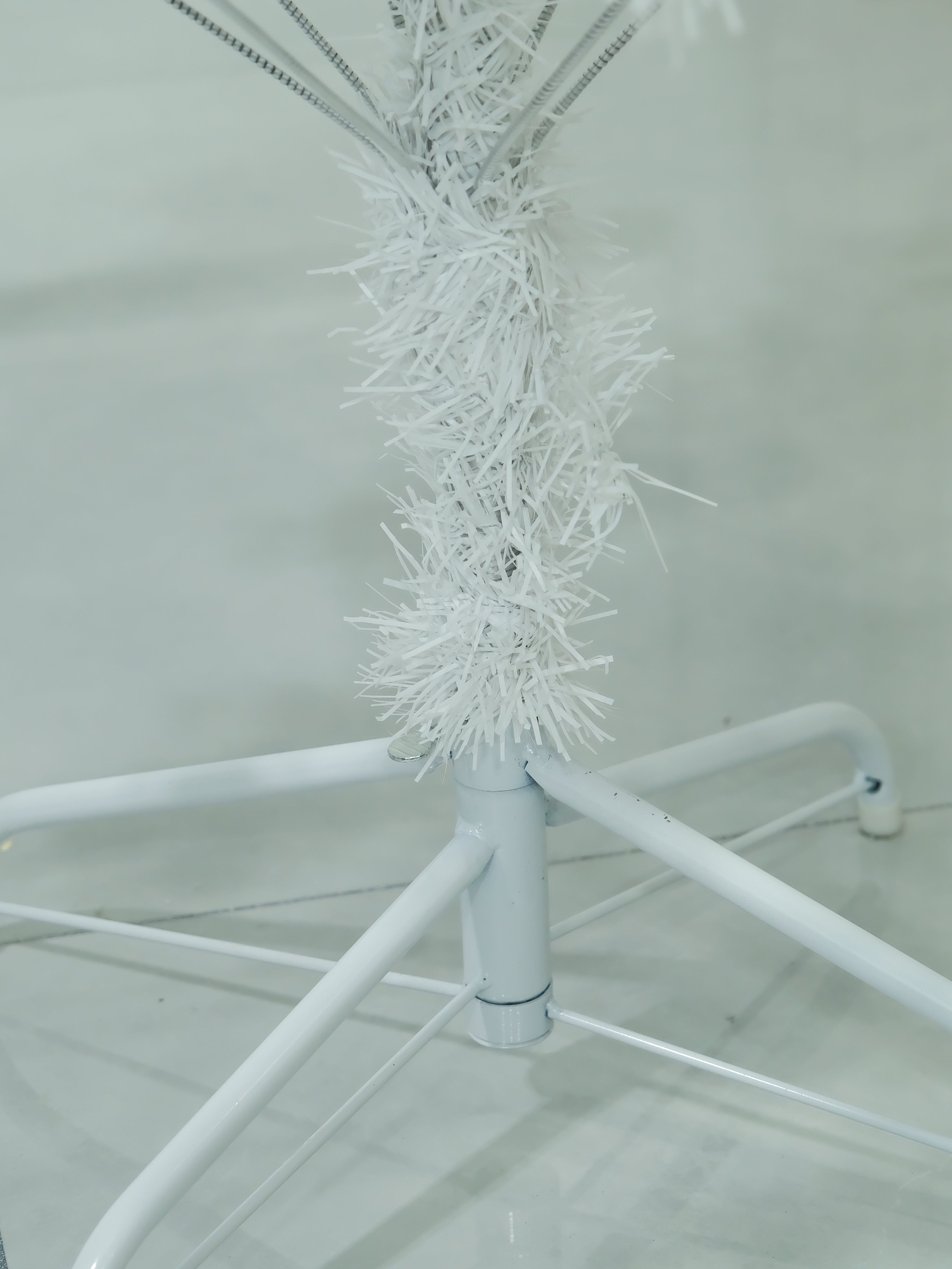 Christmas Tree  Makapal Full-Bodied White Artificial Christmas Tree Decoration Easy Set Up