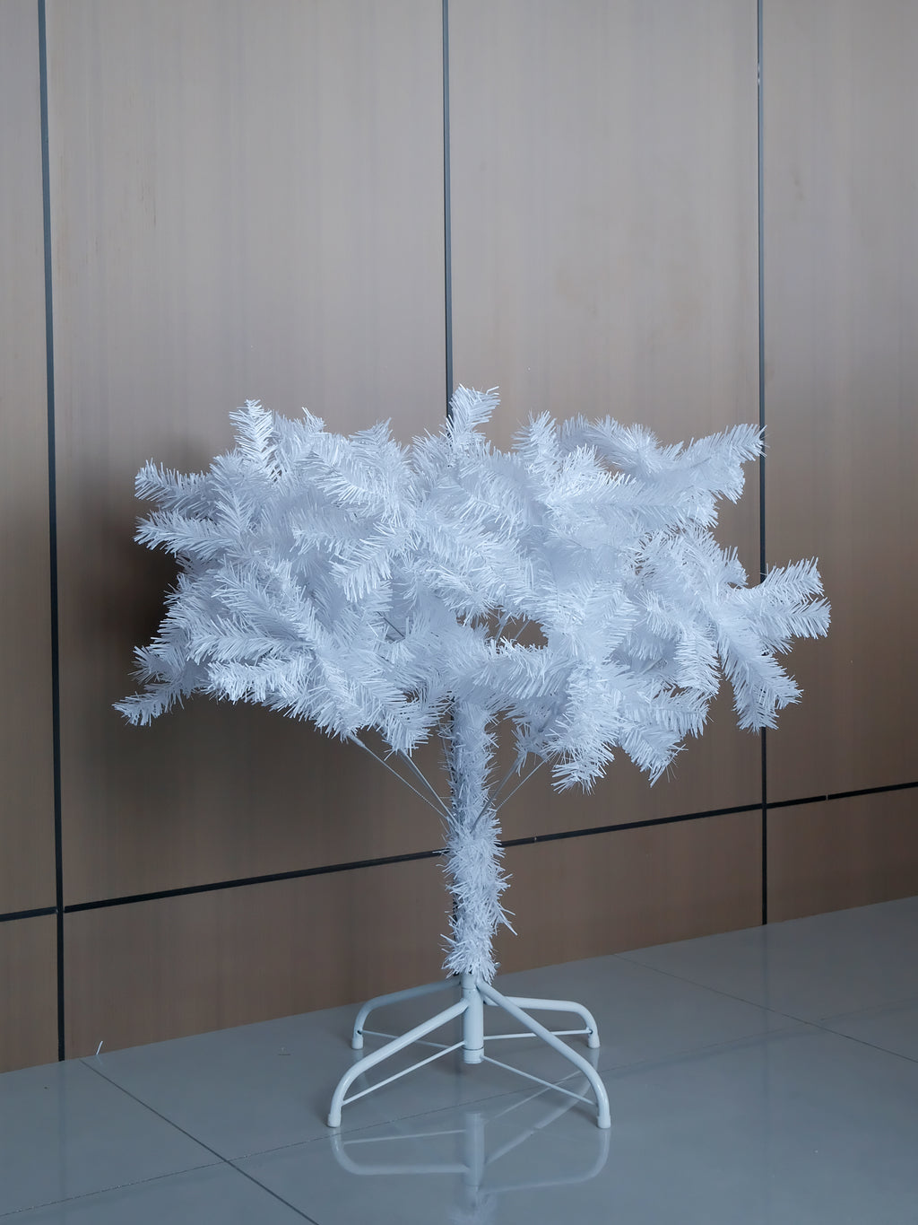 Christmas Tree  Makapal Full-Bodied White Artificial Christmas Tree Decoration Easy Set Up